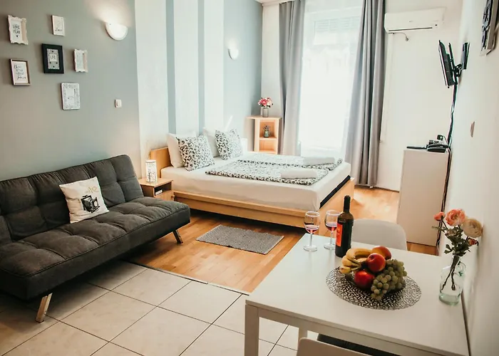 Elite Rooms & Apartments